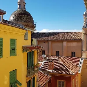 Appartamento Sunny In Heart Of Old Town